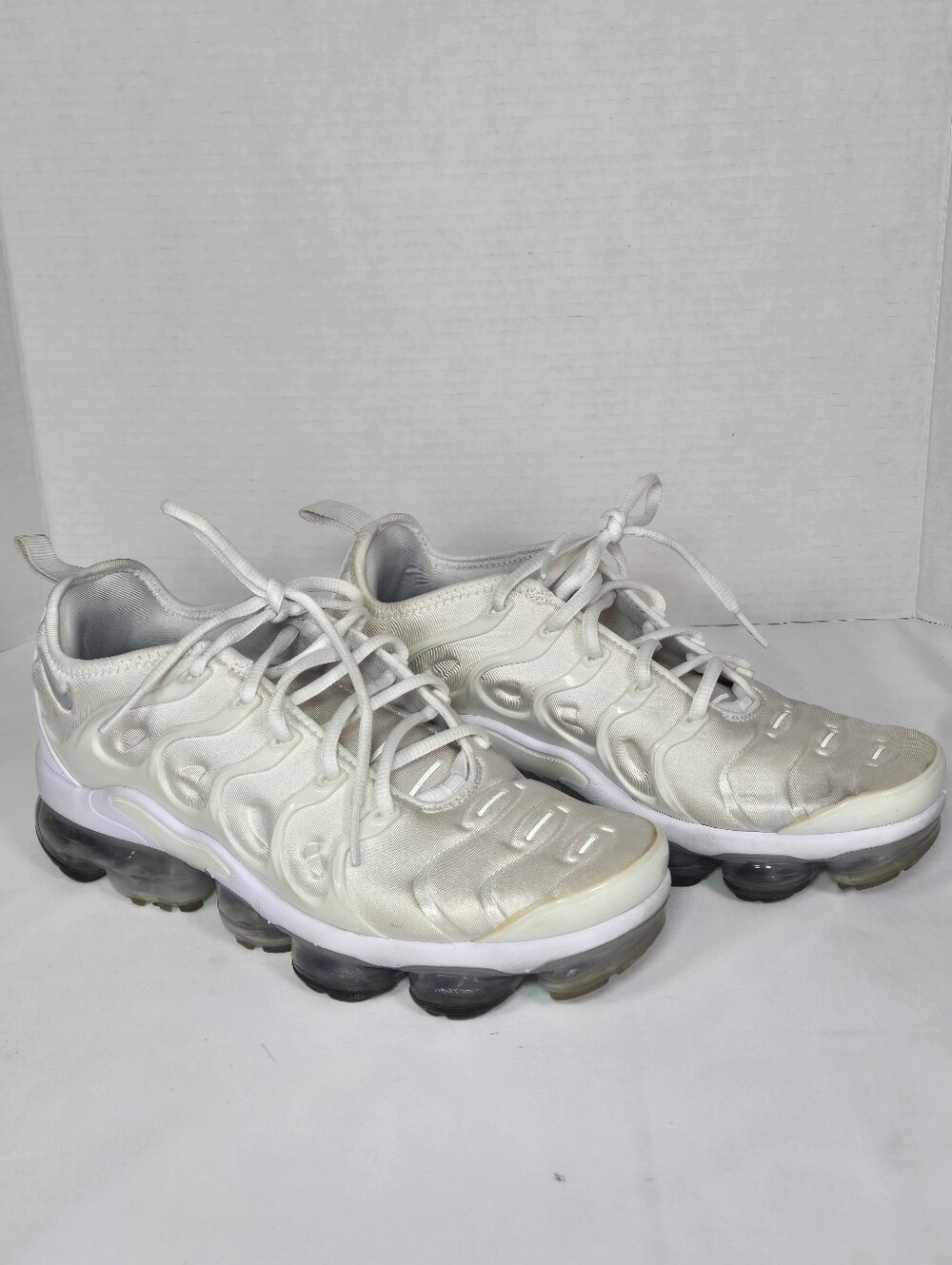 Nike Air Vapormax Plus Shoes Womens Size 7 White 924453-100 Running Walking